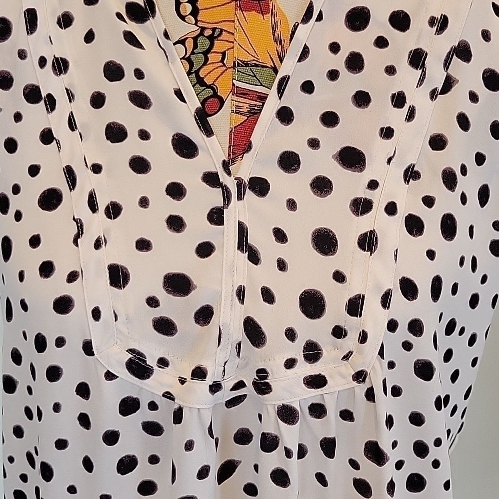Loft black and white spotted sleeveless blouse.  Size is Small - Picture 5 of 8